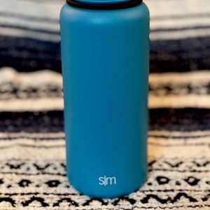 New! Simple Modern 32oz Water Bottle